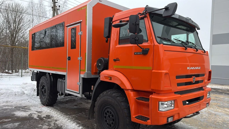 Автобус вахтовый на 20 мест на базе КАМАЗ-43502-66